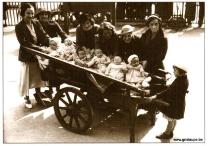 carte postale noir et blanc baby boom