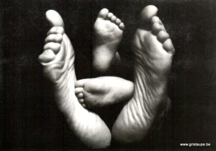 carte postale photographie noir et blanc from a different angle
