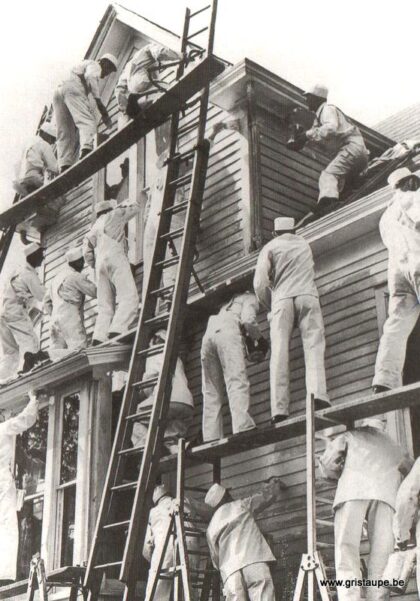 carte postale photographie noir et blanc painters round the house