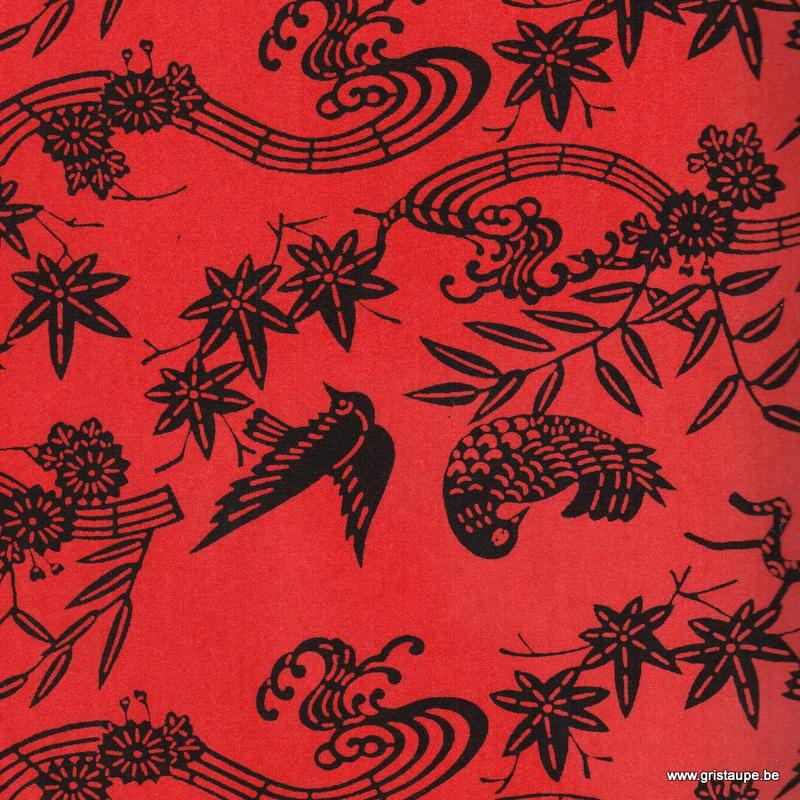 papier japonais ou washi katazome décoré au pochoir oiseau noir sur fond rouge