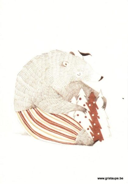carte postale illustrée et éditée par aline tekent représentant un ours entourant des sapins de noel